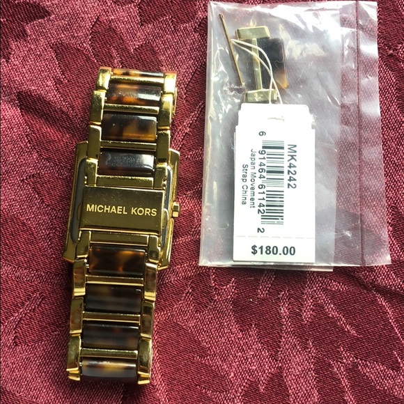 Michael Kors Watch - Picture 4 of 7